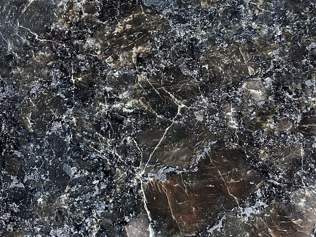 Magnificient Coffee Brown Granite Stone Slabs and Countertops