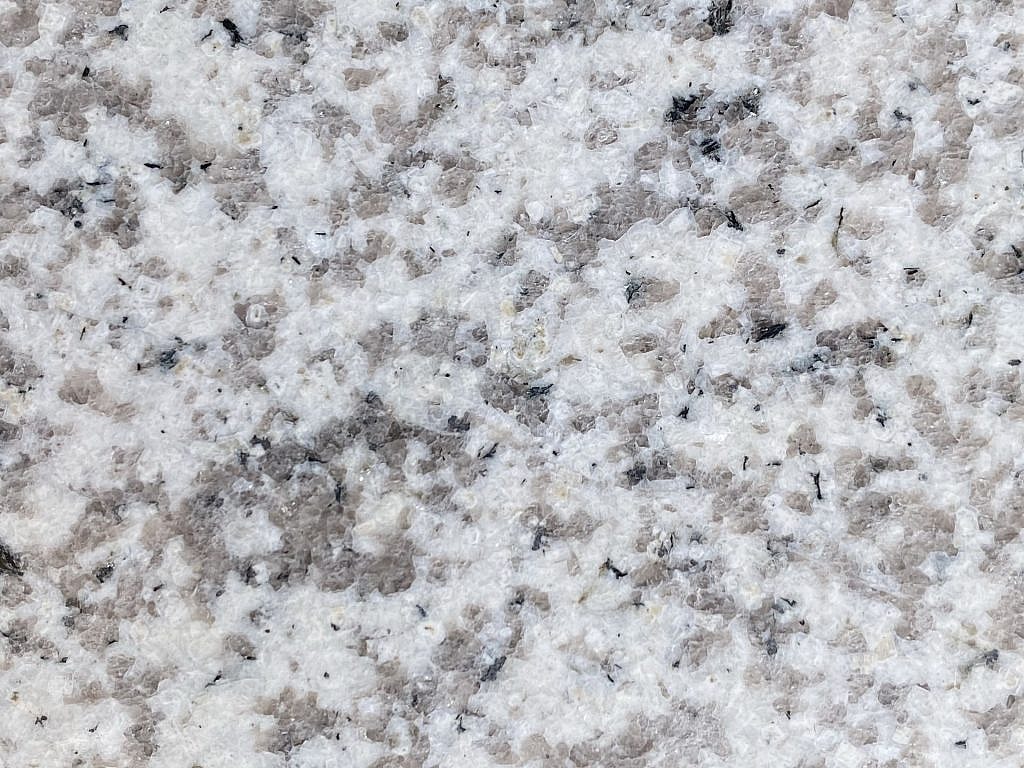 Chic G655 Hazel White Granite Stone Slabs and Countertops