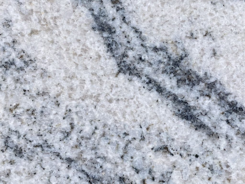 Graceful Viscont White Granite Stone Slabs and Countertops