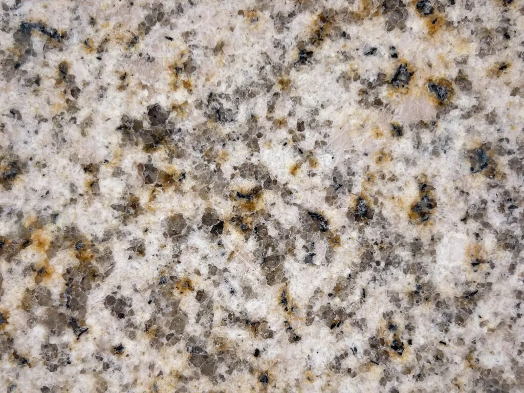 High Quality G682 Sunset Gold Granite Stone Slabs and Countertops